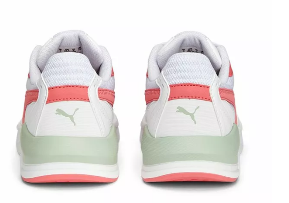 Puma blanca y outlet rosa